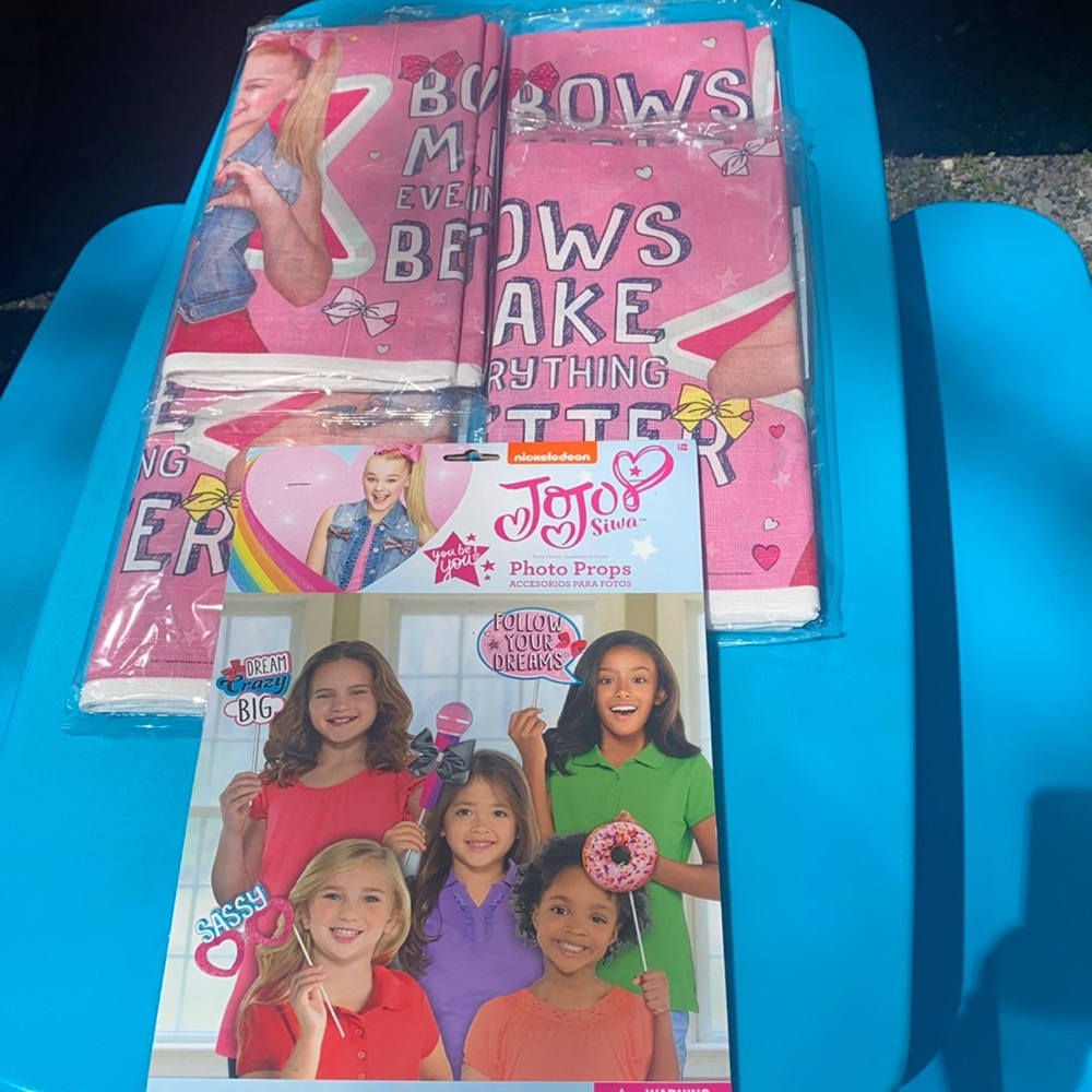 JOJO SIWA PARTY SUPPLIES-   (4) 54’ x 96’ tablecloth’s / (2) PHOTO PROP 12 PCS